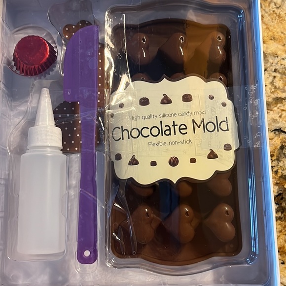 Chocolate Kit, new in box - Picture 5 of 8